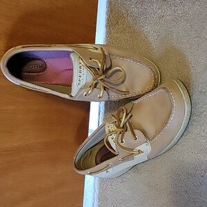 Sperry topsiders
